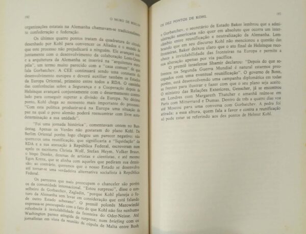 O Muro de Berlim [Paperback] unknown