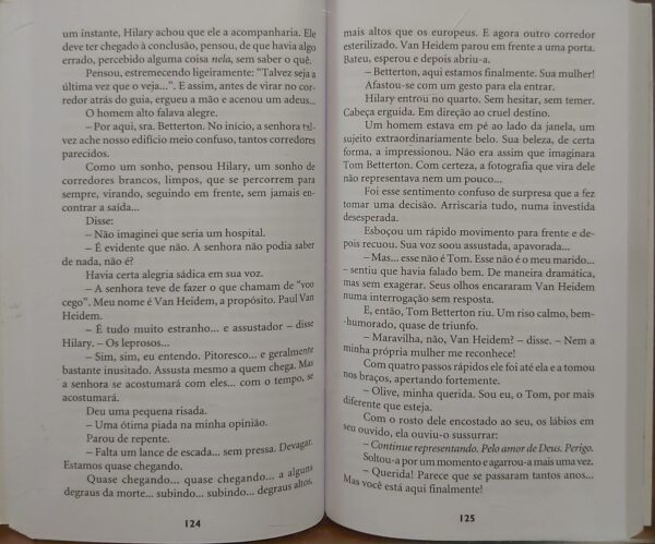 Um Destino Ignorado [Paperback] Christie, Agatha