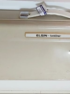 Máquina de Tricô Elgin 840. ©Meus Alfarrábios. 2025
